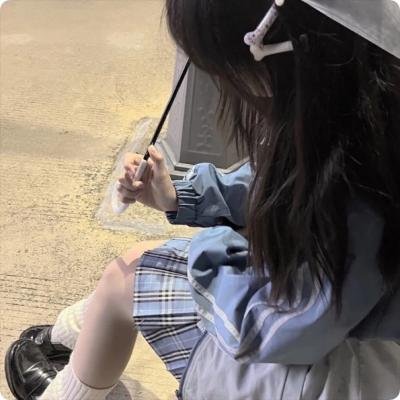 穿越橄榄树林